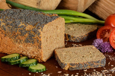 Produktfoto zu Weizenbrot Mohn halb 375g
